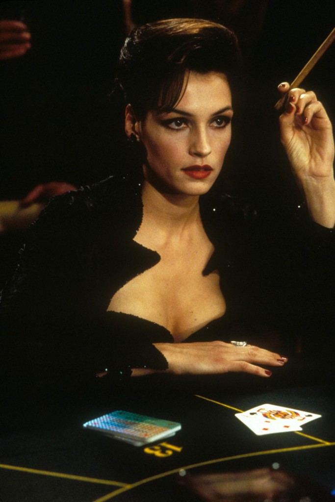 Famke-Janssen-Goldeneye-Cigar-720