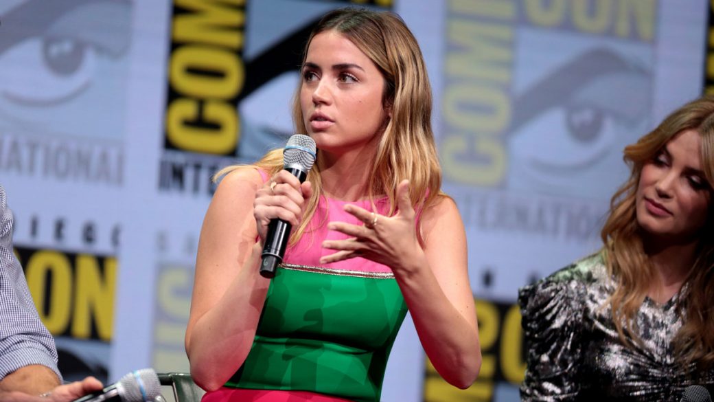 Ana_de_Armas_Blade_Runner_2049_Press1_Wiki_Commons_1280px